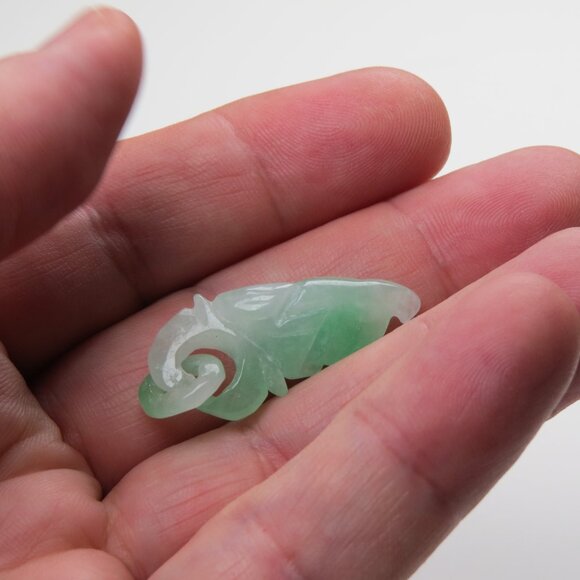 Jade Hand carved Pendent - Picture 2 of 4